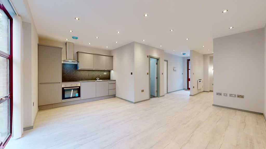 Property photo 1 of 4