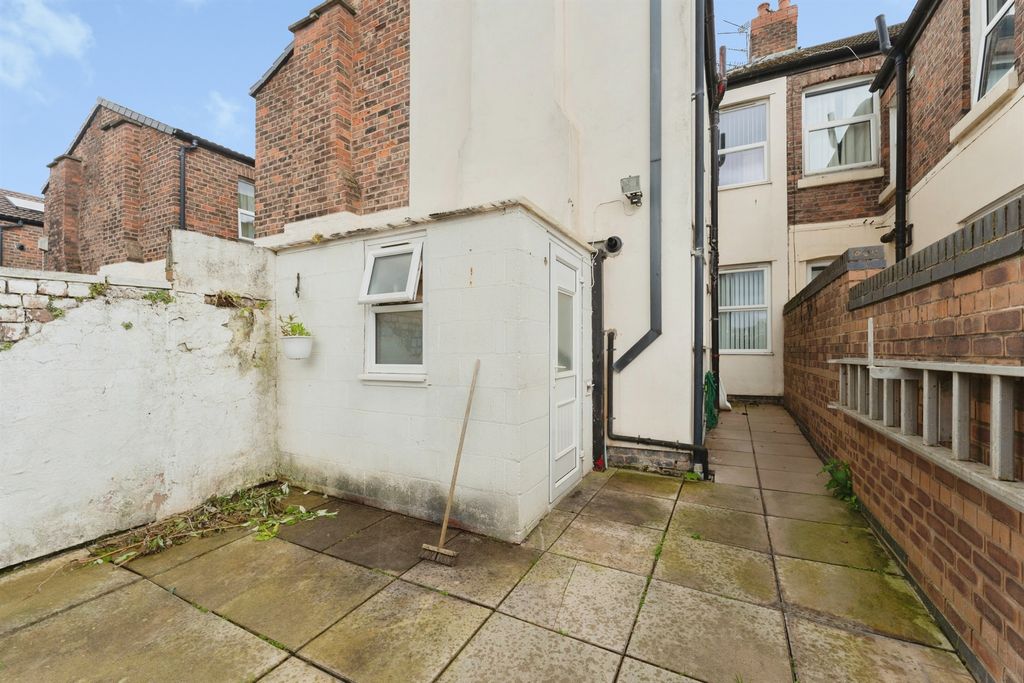 Property photo 3 of 20