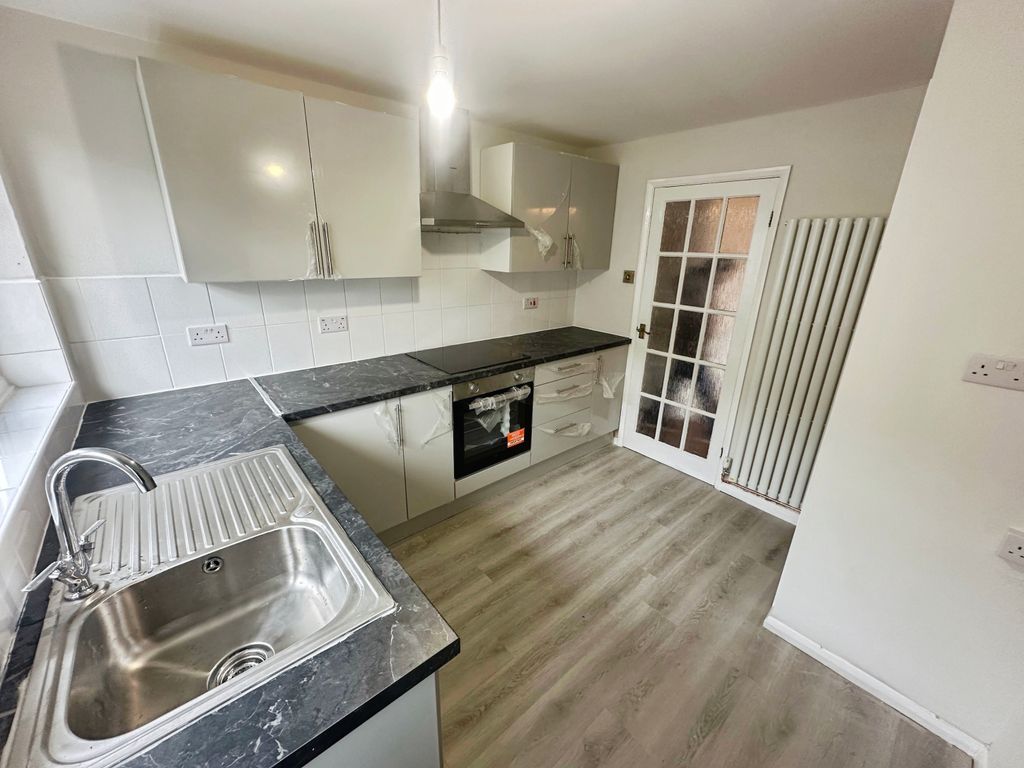 Property photo 3 of 16 Image