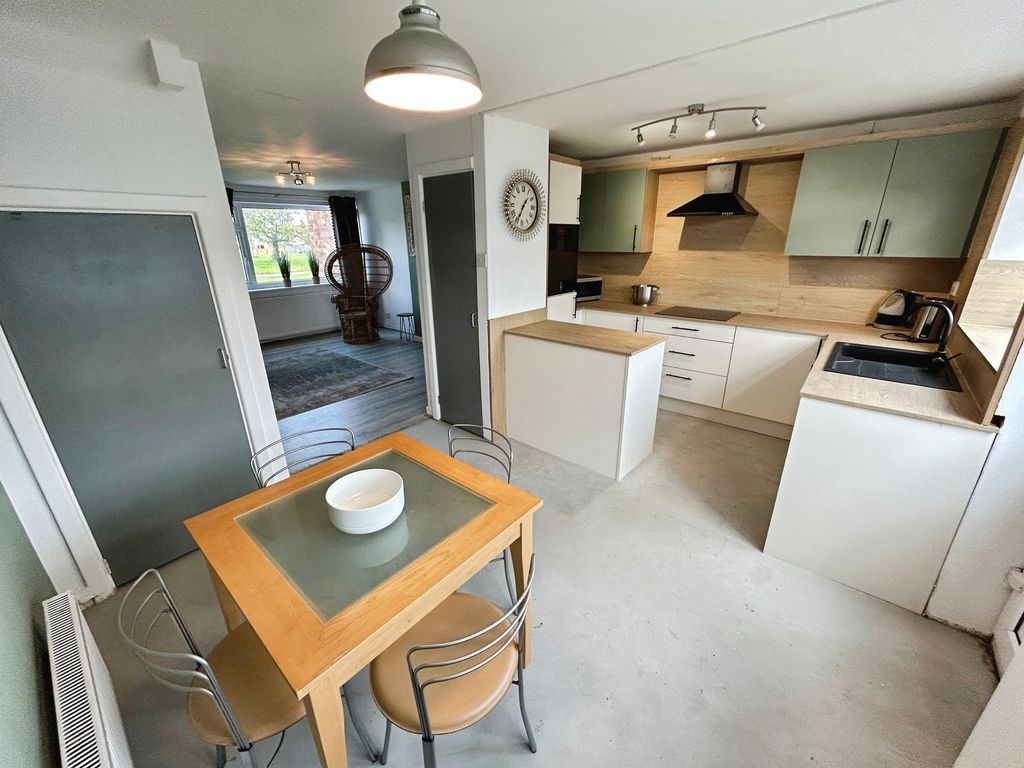 Property photo 3 of 14 Kitchen Diner