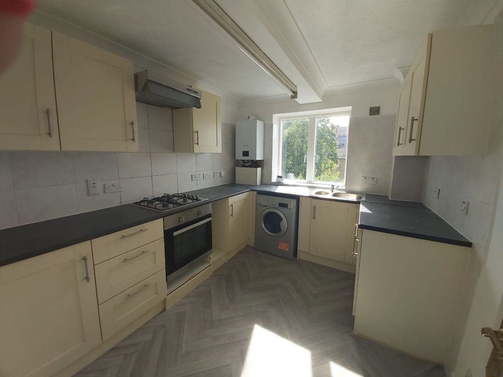 Property photo 3 of 15 Kitchen