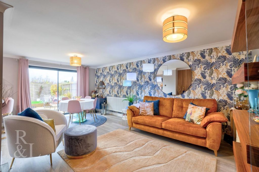 Property photo 2 of 26 21 Woodminton Drive (6).Jpg