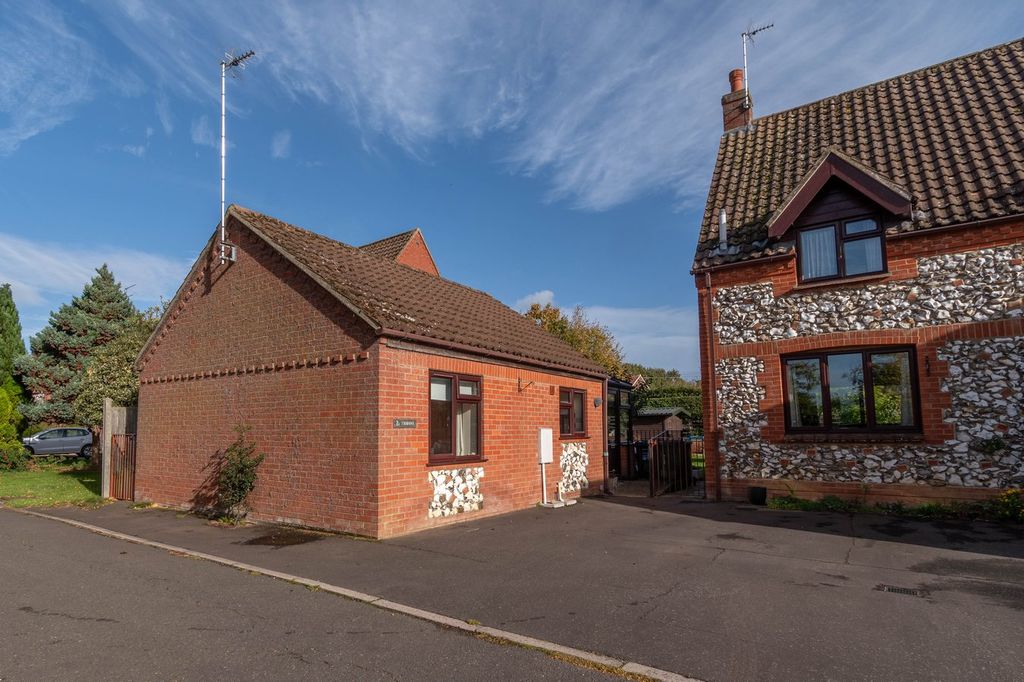 Property photo 2 of 19