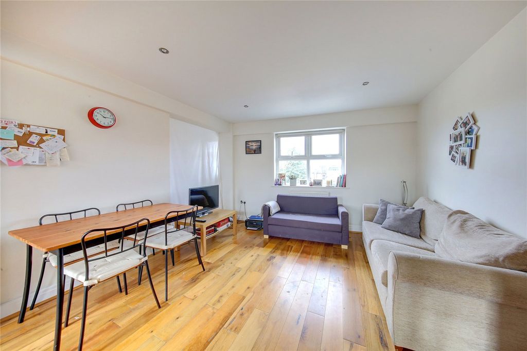 Property photo 3 of 7 Picture No. 01