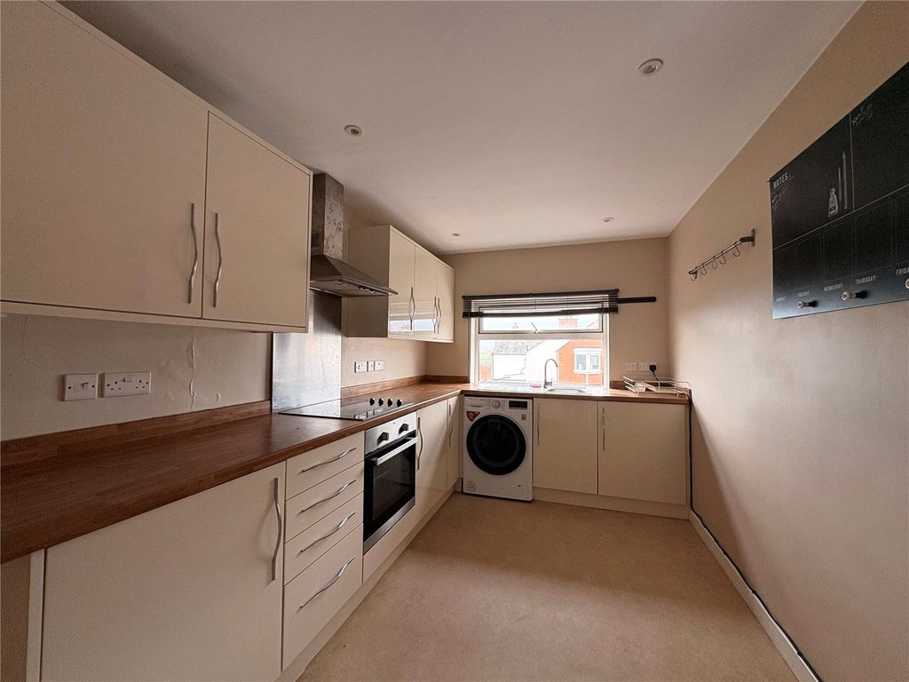 Property photo 3 of 16 Picture No. 13