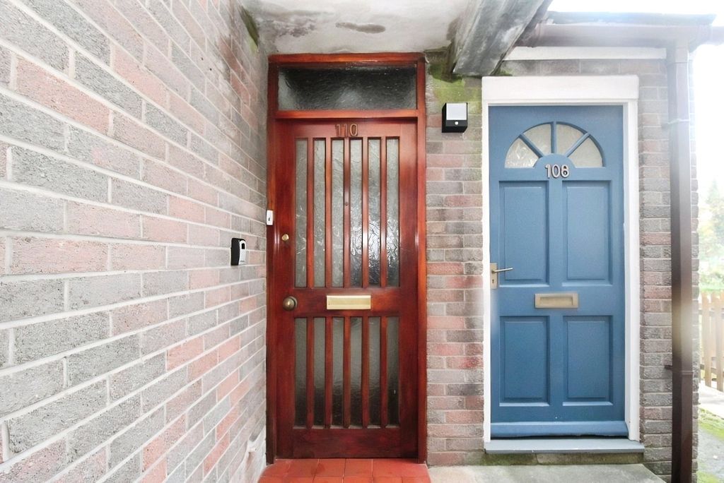 Property photo 2 of 8 External