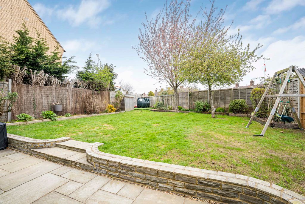 Property photo 3 of 16 Garden