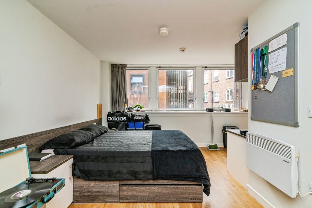 Property photo 2 of 6 Pbox-Img.Jpg