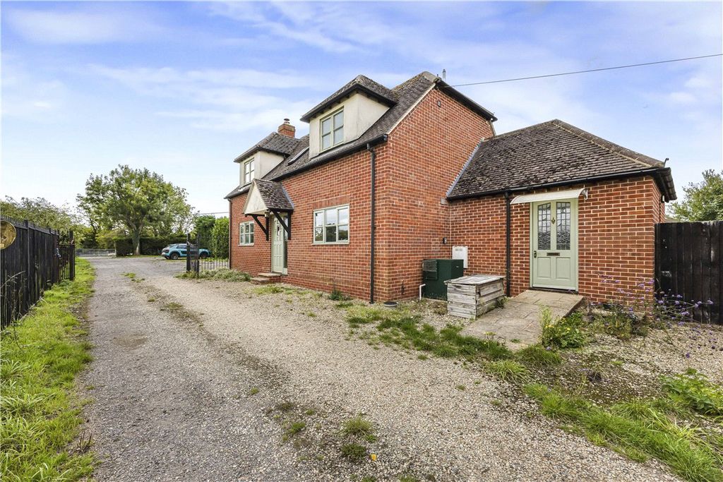 Property photo 1 of 23 Picture No. 01