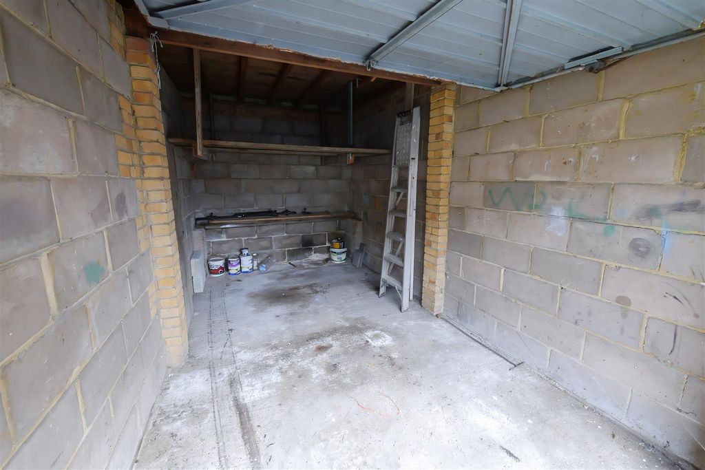 Property photo 3 of 3 Garage