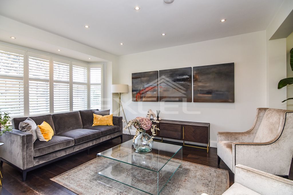 Property photo 3 of 14 Ca77DCC9-Ba6C-4A22-8Ab6-8Eefc0Ca35Db