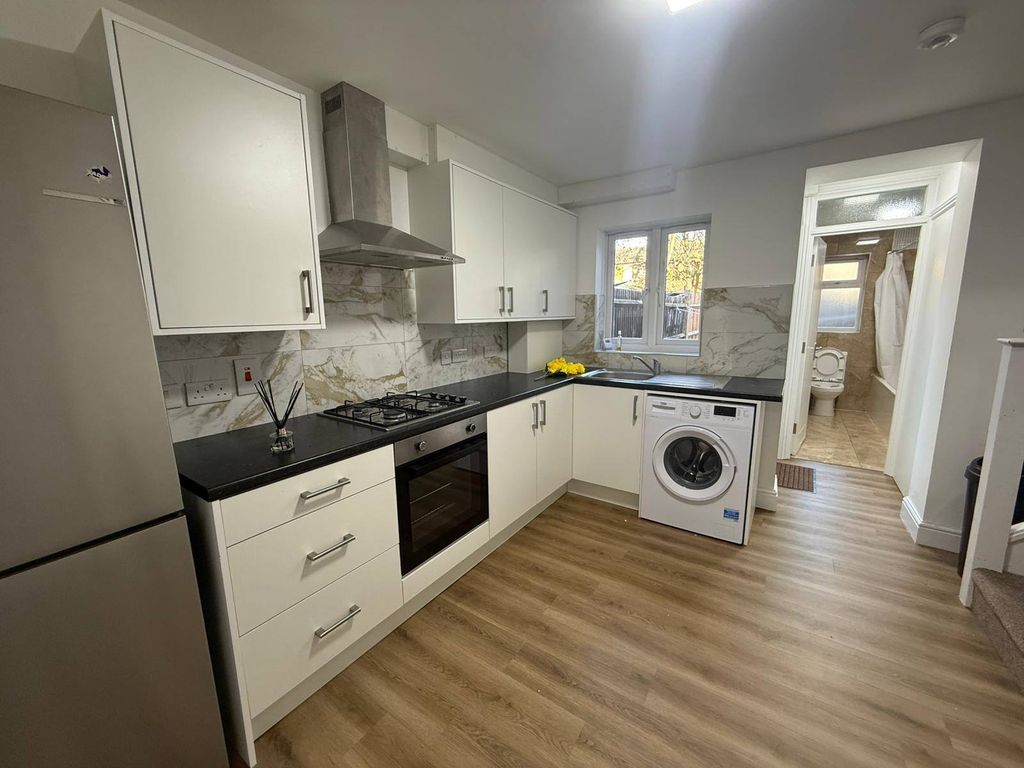 Property photo 3 of 10 Gallery