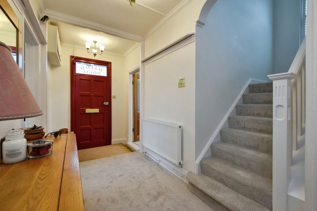 Property photo 2 of 29 Pbox-Img.Jpg