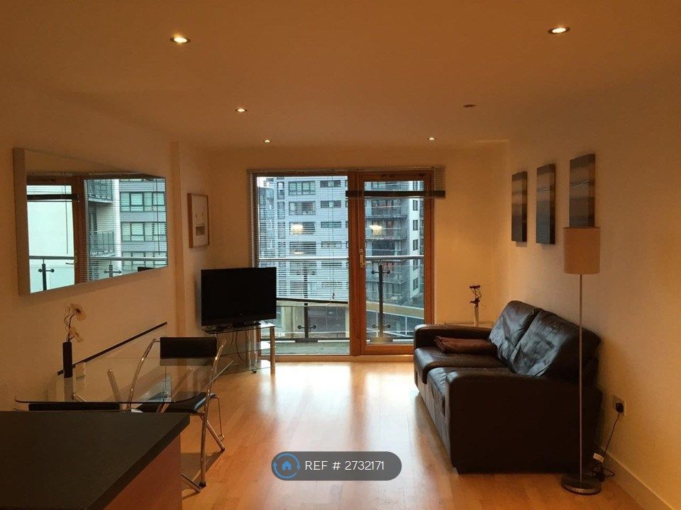 Property photo 2 of 8 Kitchen/Living Area