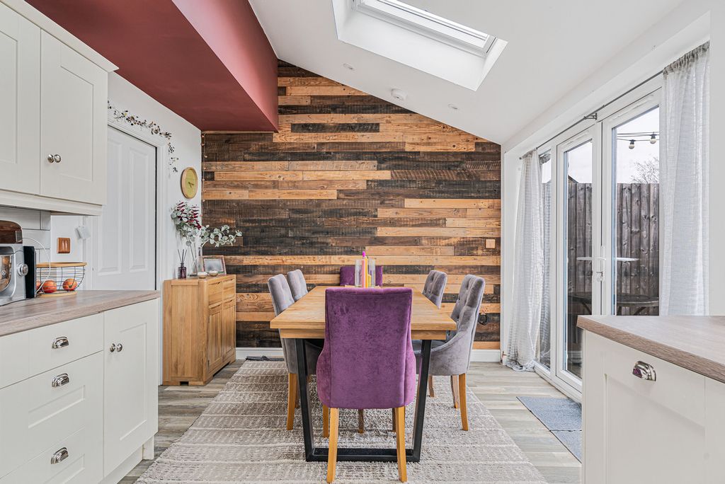 Property photo 3 of 20