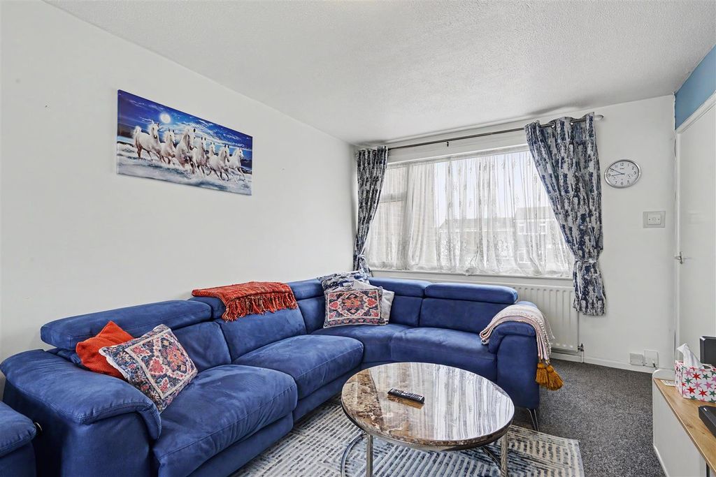 Property photo 2 of 19 Lounge 1_1.Jpeg