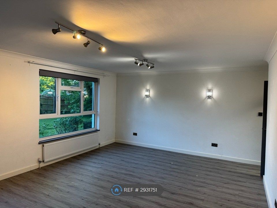 Property photo 3 of 13 Living Room
