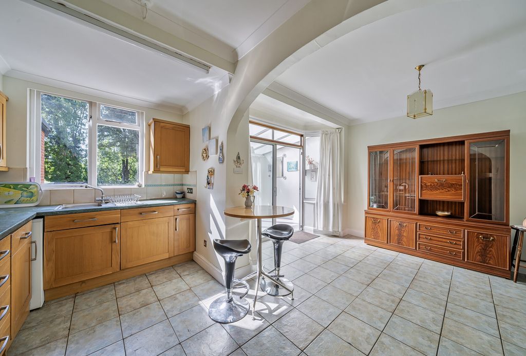 Property photo 1 of 14 1336708-18-68962B...