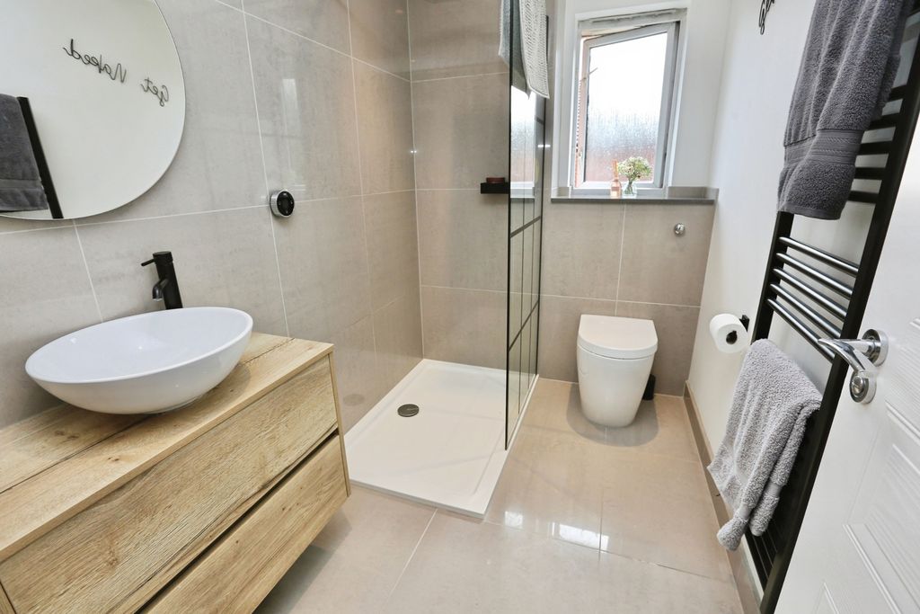Property photo 3 of 16 Photo