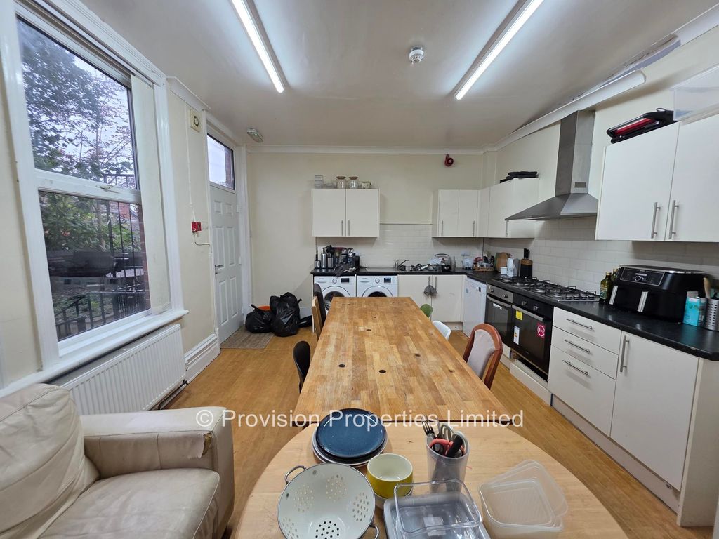 Property photo 2 of 16 Photo