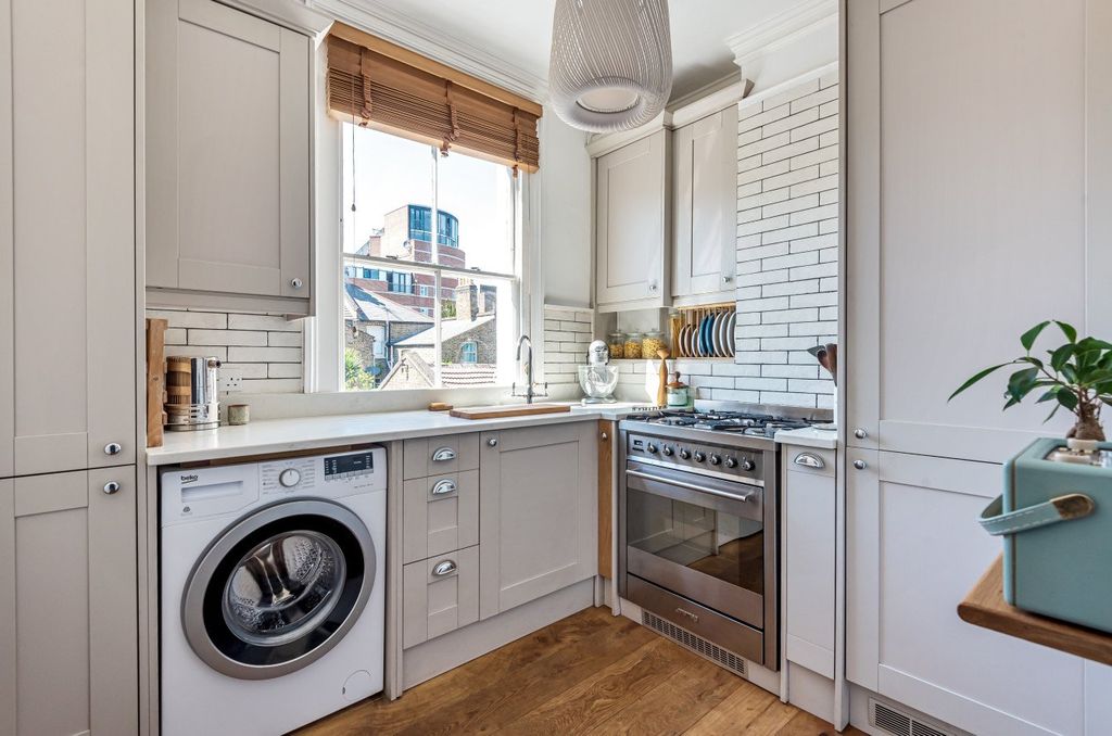 Property photo 2 of 13 Picture No. 11