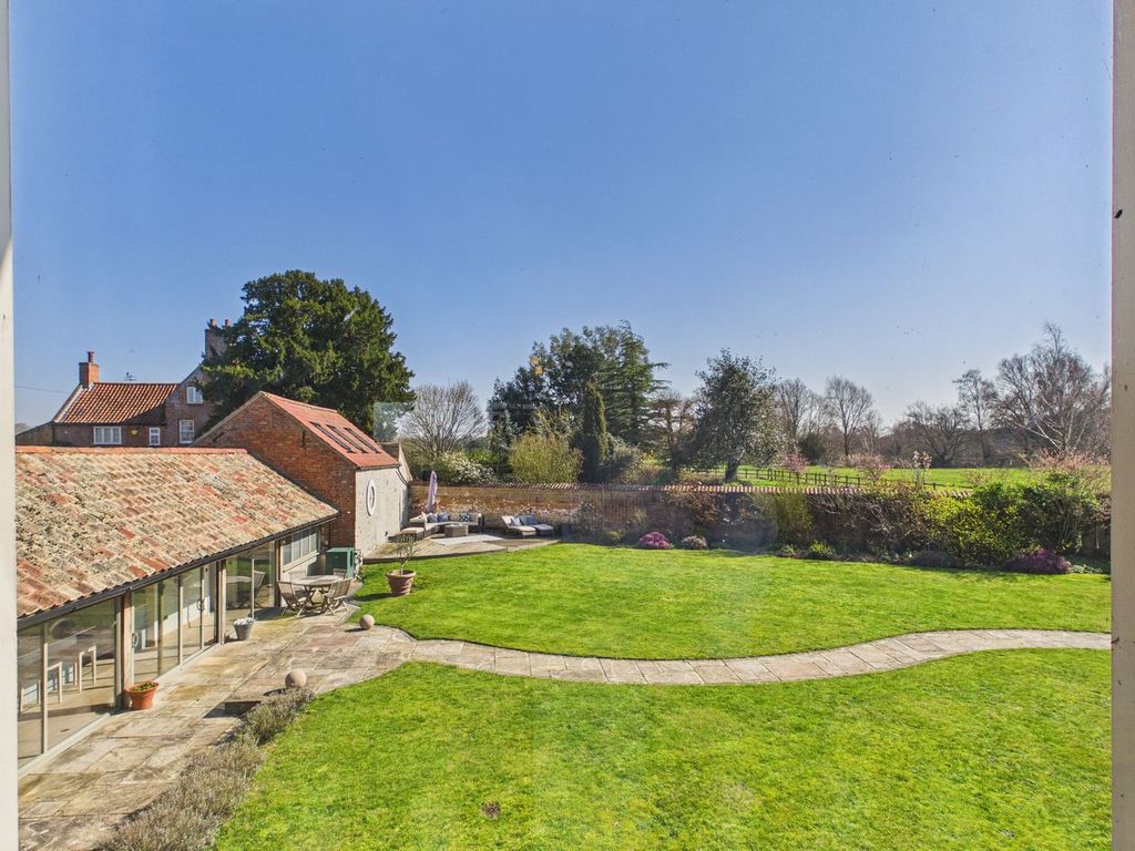 Property photo 3 of 45