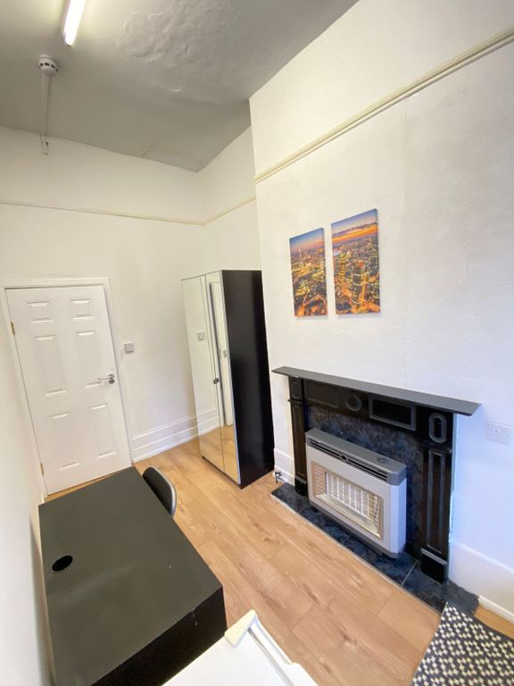 Property photo 2 of 2 Room