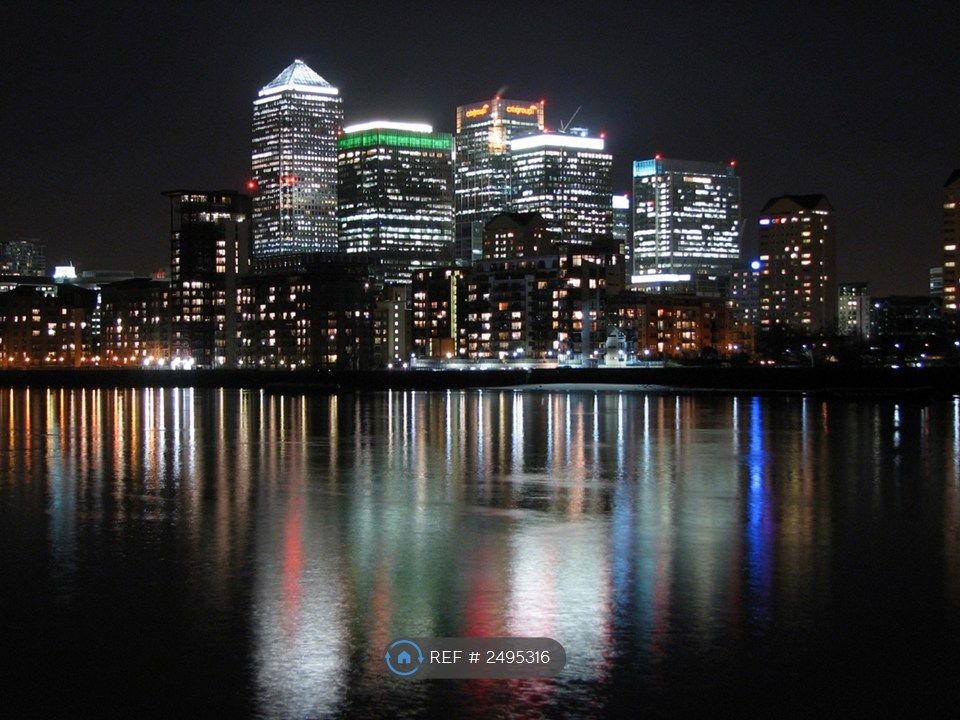Property photo 2 of 25 Canary Wharf 2 Bed Flat