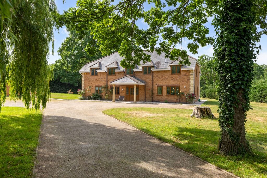 Property photo 1 of 40