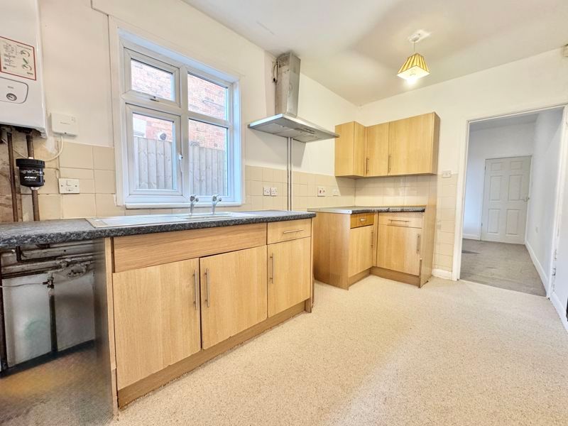 Property photo 3 of 9 Kitchen
