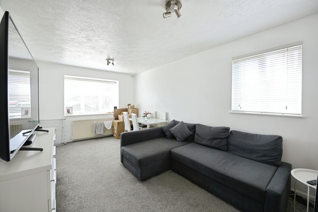 Property photo 2 of 14