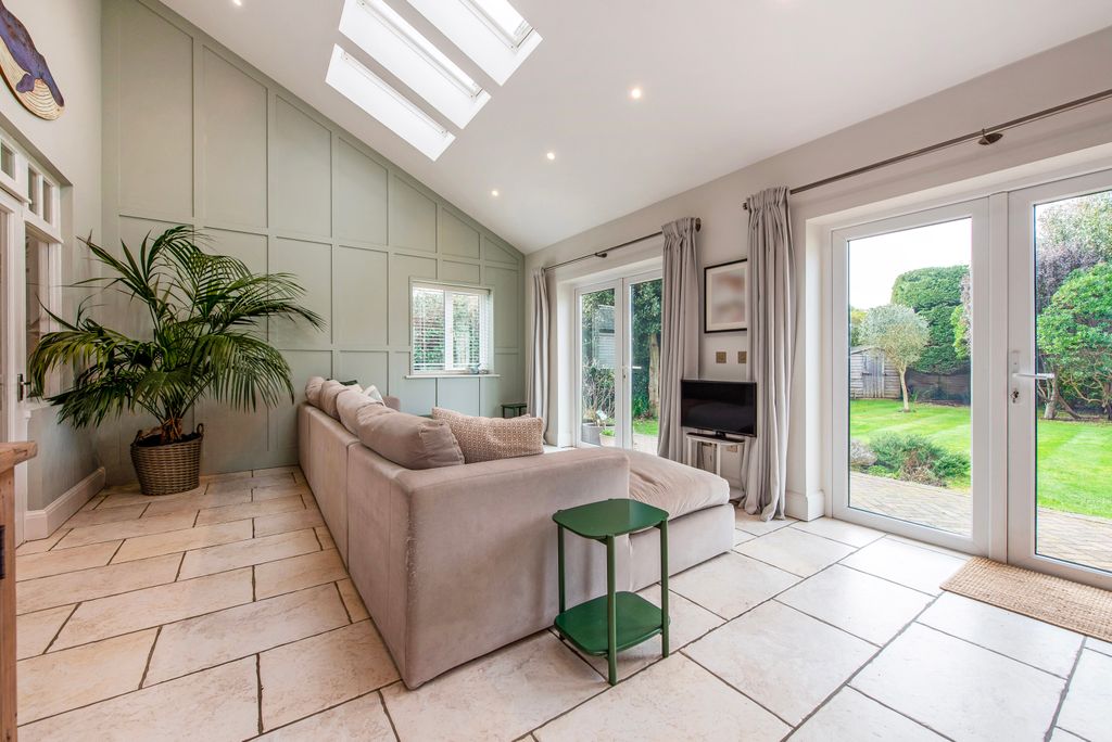 Property photo 3 of 29