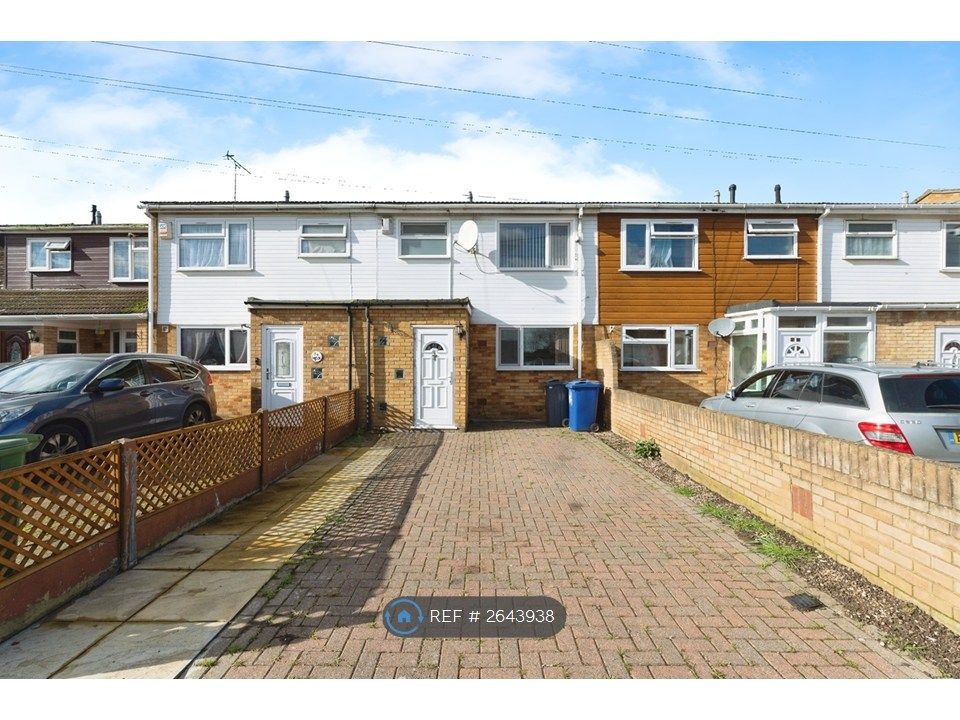 Property photo 1 of 19 Driveway