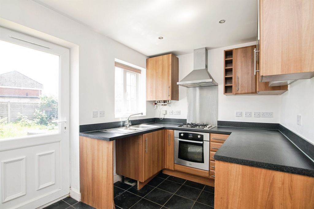 Property photo 2 of 14