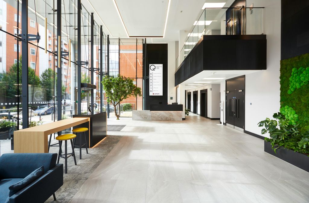 Property photo 2 of 6 2 Whitehall Quay_Hla6279_Hr.Jpg