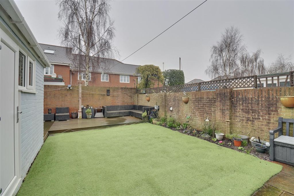 Property photo 2 of 12 2CC9Efc8-Be8E-417D-A34B-A6E44942472F_1_201_A.Jpeg