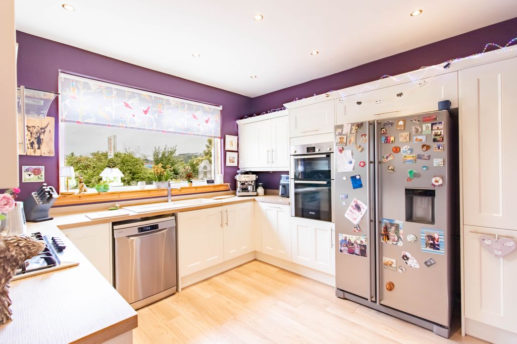 Property photo 3 of 41 Kitchen