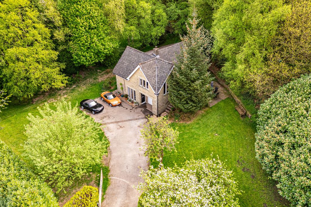 Property photo 1 of 33