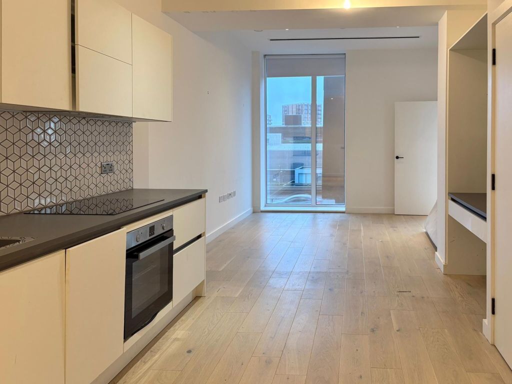 Property photo 1 of 22 Living Room