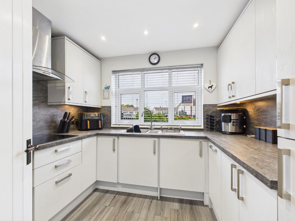 Property photo 2 of 29 4605276