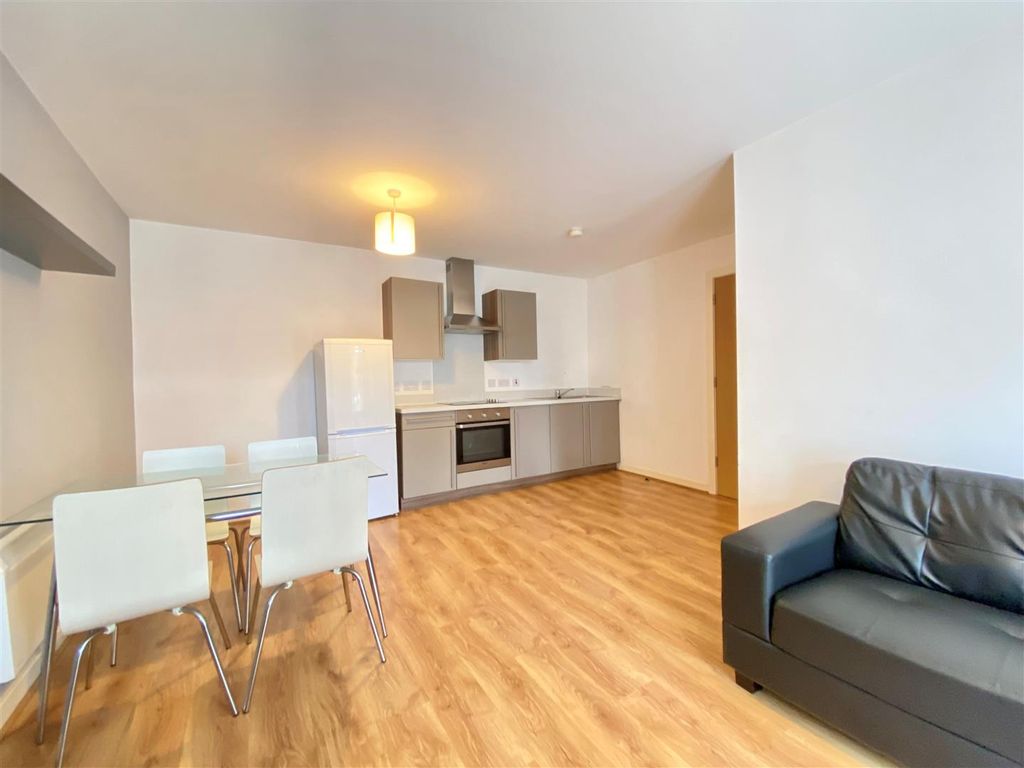 Property photo 2 of 8