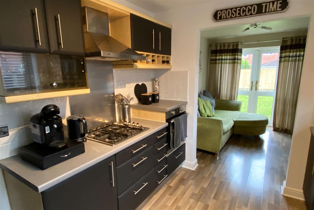 Property photo 3 of 24 Kitchen