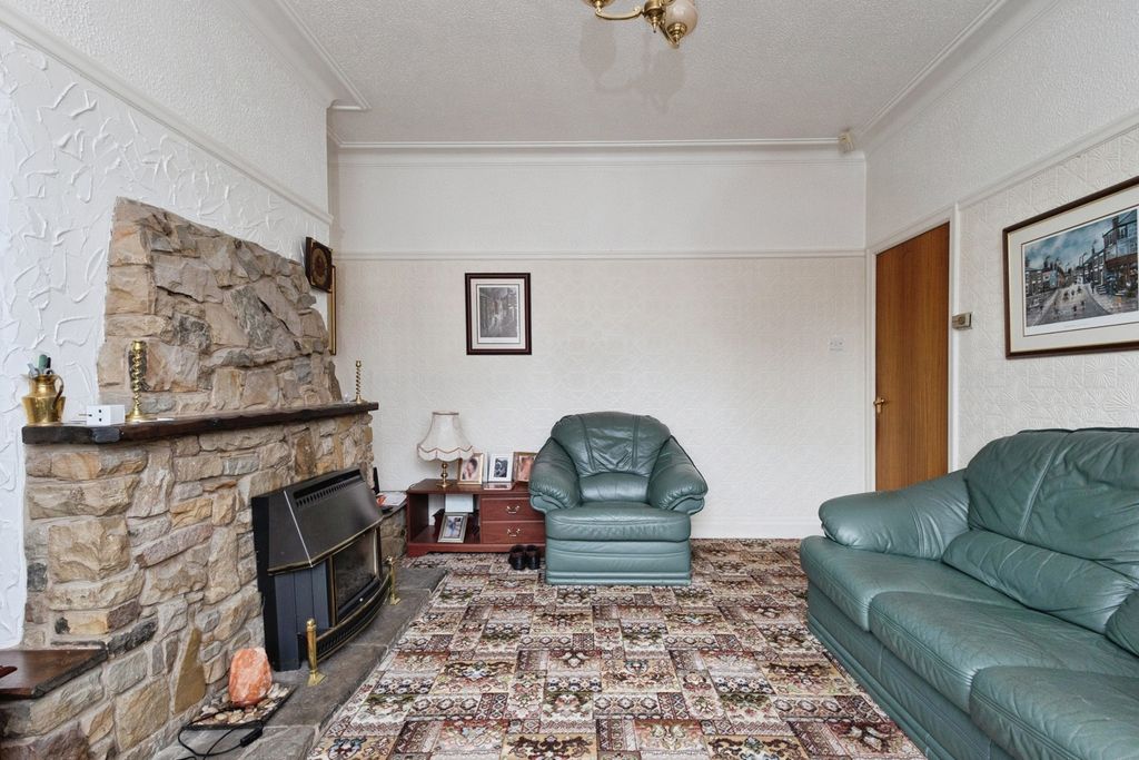 Property photo 3 of 16 Photo