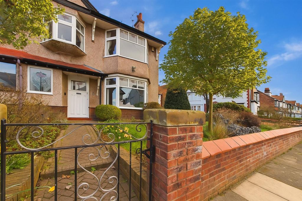 Property photo 1 of 46 0329ce7B-E7c3-4003-B72A-565E0F5Ded50.Png