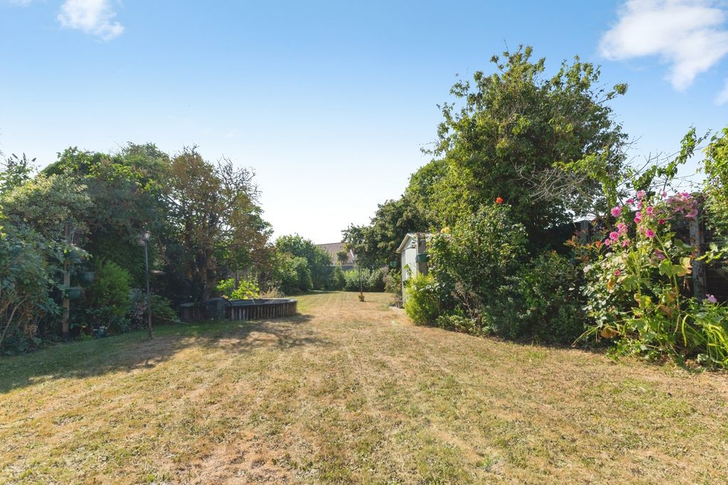 Property photo 1 of 11 Garden