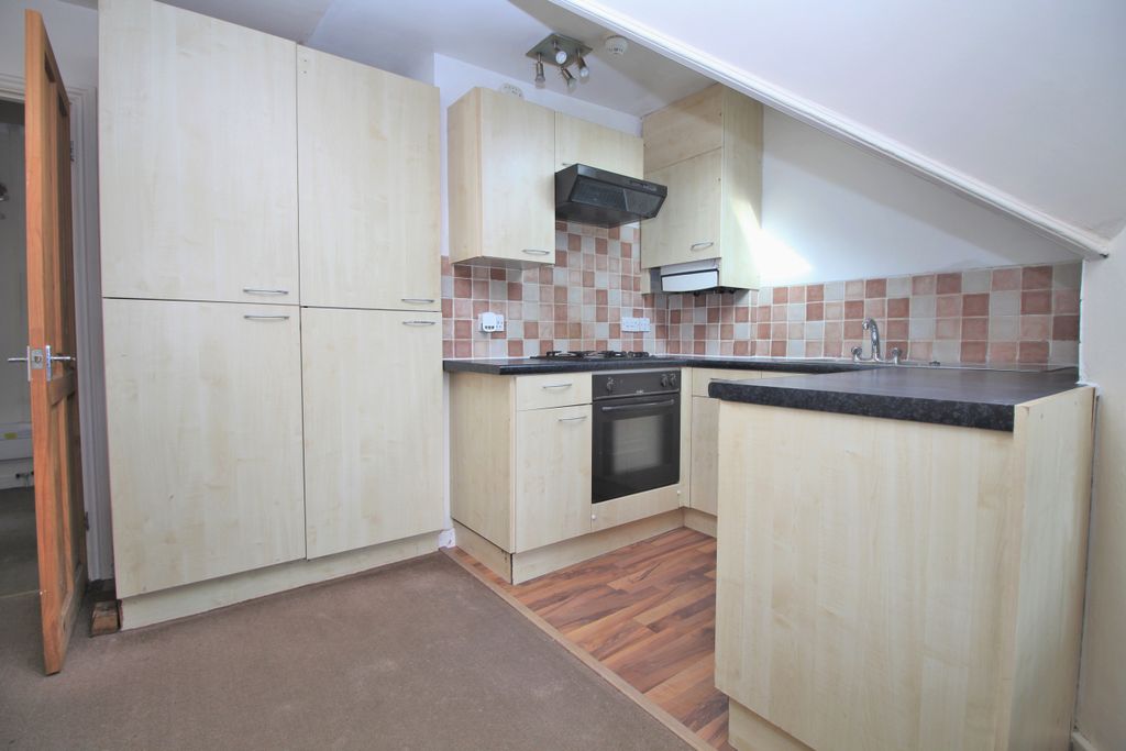 Property photo 2 of 12 105