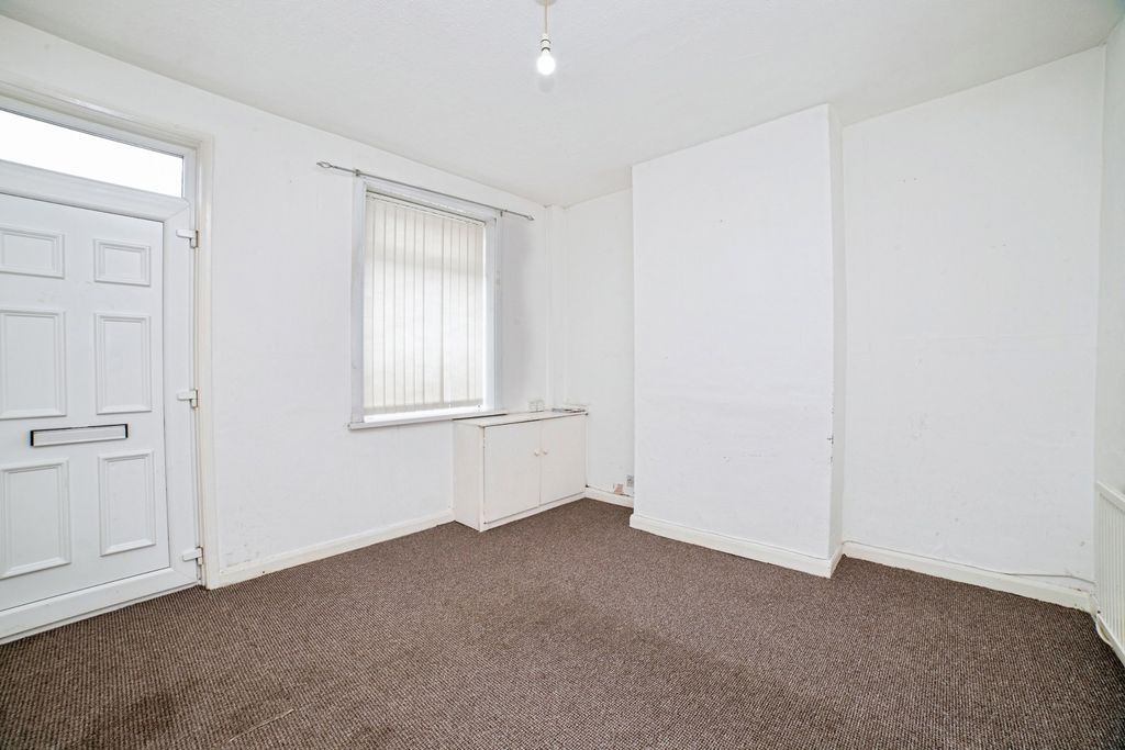 Property photo 3 of 17 Photo