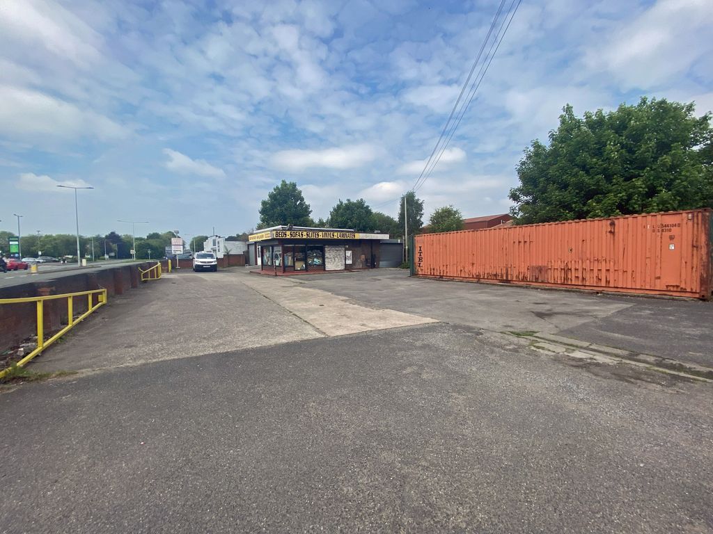 Property photo 1 of 5