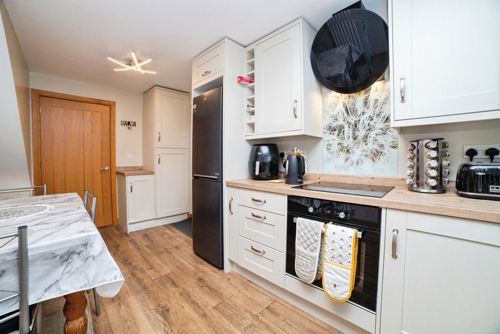 Property photo 2 of 18 Pbox-Img.Jpg