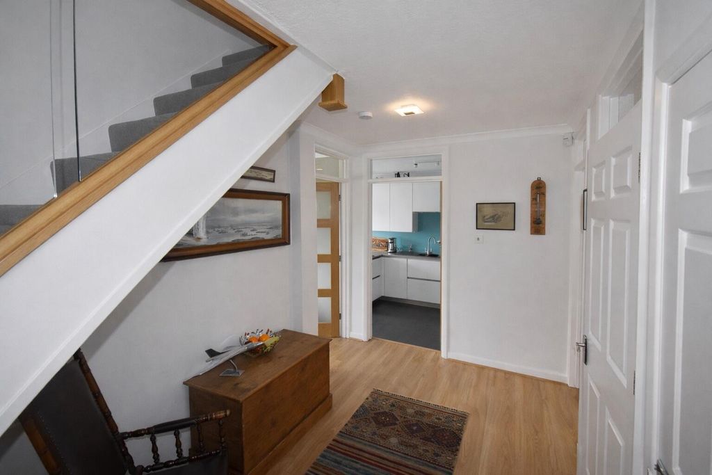 Property photo 3 of 31 Hallway